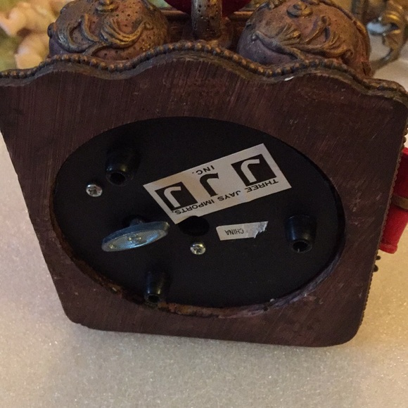 Lucite music box - Picture 6 of 7